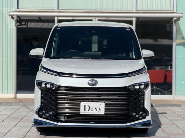 ヴォクシー ハイブリッドＳ－Ｚ　１３．２型有機ＥＬ後席モニター　モデリスタエアロ（Ｆ／Ｓ／Ｒ）　快適利便パッケージｈｉｇｈ　ユニバーサルステップ　トヨタチームメイト　ヘッドアップディスプレイ　３眼ＬＥＤヘッドライト　デジタルミラー（8枚目）