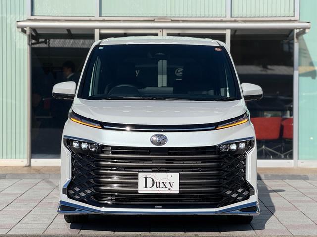 ヴォクシー ハイブリッドＳ－Ｚ　１３．２型有機ＥＬ後席モニター　モデリスタエアロ（Ｆ／Ｓ／Ｒ）　快適利便パッケージｈｉｇｈ　ユニバーサルステップ　トヨタチームメイト　ヘッドアップディスプレイ　３眼ＬＥＤヘッドライト　デジタルミラー（9枚目）