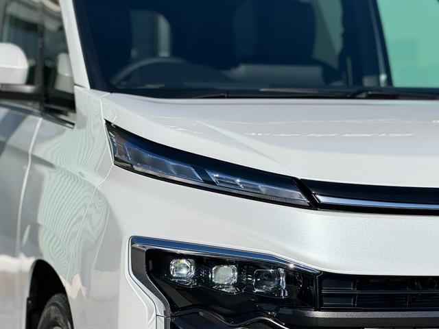 ヴォクシー ハイブリッドＳ－Ｚ　１３．２型有機ＥＬ後席モニター　モデリスタエアロ（Ｆ／Ｓ／Ｒ）　快適利便パッケージｈｉｇｈ　ユニバーサルステップ　トヨタチームメイト　ヘッドアップディスプレイ　３眼ＬＥＤヘッドライト　デジタルミラー（19枚目）