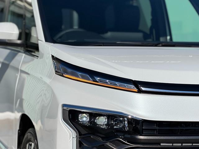 ヴォクシー ハイブリッドＳ－Ｚ　１３．２型有機ＥＬ後席モニター　モデリスタエアロ（Ｆ／Ｓ／Ｒ）　快適利便パッケージｈｉｇｈ　ユニバーサルステップ　トヨタチームメイト　ヘッドアップディスプレイ　３眼ＬＥＤヘッドライト　デジタルミラー（20枚目）