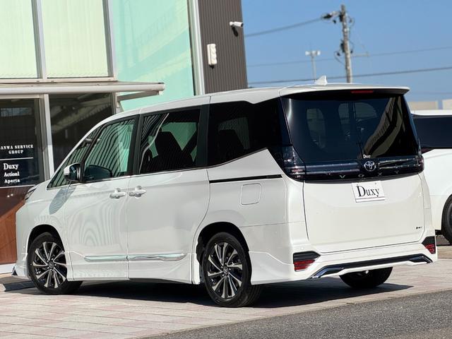 ヴォクシー ハイブリッドＳ－Ｚ　１３．２型有機ＥＬ後席モニター　モデリスタエアロ（Ｆ／Ｓ／Ｒ）　快適利便パッケージｈｉｇｈ　ユニバーサルステップ　トヨタチームメイト　ヘッドアップディスプレイ　３眼ＬＥＤヘッドライト　デジタルミラー（32枚目）