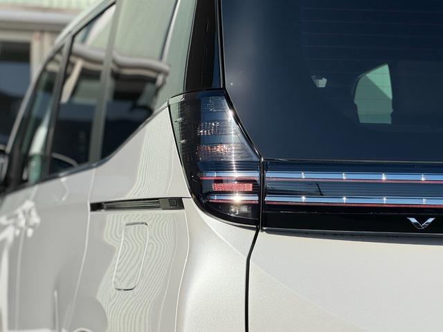 ヴォクシー ハイブリッドＳ－Ｚ　１３．２型有機ＥＬ後席モニター　モデリスタエアロ（Ｆ／Ｓ／Ｒ）　快適利便パッケージｈｉｇｈ　ユニバーサルステップ　トヨタチームメイト　ヘッドアップディスプレイ　３眼ＬＥＤヘッドライト　デジタルミラー（36枚目）