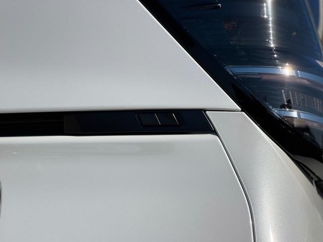 ヴォクシー ハイブリッドＳ－Ｚ　１３．２型有機ＥＬ後席モニター　モデリスタエアロ（Ｆ／Ｓ／Ｒ）　快適利便パッケージｈｉｇｈ　ユニバーサルステップ　トヨタチームメイト　ヘッドアップディスプレイ　３眼ＬＥＤヘッドライト　デジタルミラー（39枚目）