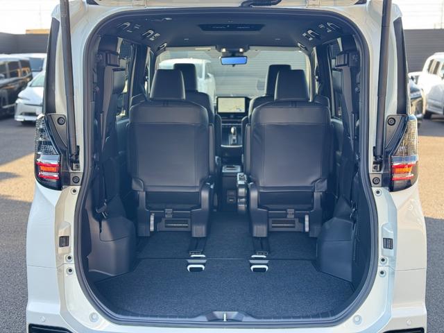 ヴォクシー ハイブリッドＳ－Ｚ　１３．２型有機ＥＬ後席モニター　モデリスタエアロ（Ｆ／Ｓ／Ｒ）　快適利便パッケージｈｉｇｈ　ユニバーサルステップ　トヨタチームメイト　ヘッドアップディスプレイ　３眼ＬＥＤヘッドライト　デジタルミラー（43枚目）