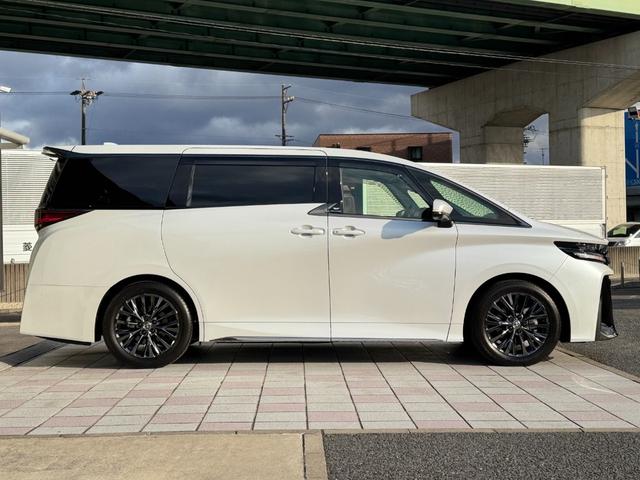 ヴェルファイアハイブリッド Z プレミア 13.2型有機EL後席モニター ユニバーサルステップ デジタルインナーミラー 左右独立ムーンルーフ パノラミックビューモニター ブラインドスポットモニター 14インチディスプレイオーディオ 黒レザー(6枚目)