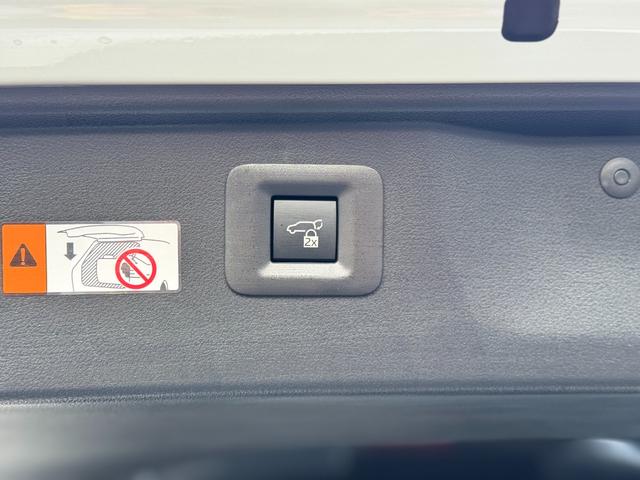 ヴェルファイアハイブリッド Z プレミア 13.2型有機EL後席モニター ユニバーサルステップ デジタルインナーミラー 左右独立ムーンルーフ パノラミックビューモニター ブラインドスポットモニター 14インチディスプレイオーディオ 黒レザー(44枚目)