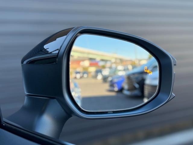 カローラクロス ハイブリッド Z 4WD モデリスタエアロ(F/S/R) パノラマルーフ パノラミックビューモニター ブラインドスポットモニター ステアリングヒーター 寒冷地仕様 リアフォグランプ 10.5インチディスプレイオーディオ(11枚目)