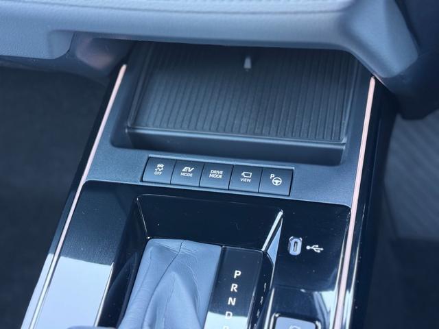 カローラクロス ハイブリッド Z 4WD モデリスタエアロ(F/S/R) パノラマルーフ パノラミックビューモニター ブラインドスポットモニター ステアリングヒーター 寒冷地仕様 リアフォグランプ 10.5インチディスプレイオーディオ(12枚目)