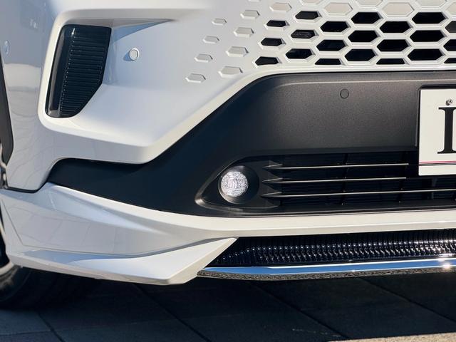 カローラクロス ハイブリッド Z 4WD モデリスタエアロ(F/S/R) パノラマルーフ パノラミックビューモニター ブラインドスポットモニター ステアリングヒーター 寒冷地仕様 リアフォグランプ 10.5インチディスプレイオーディオ(25枚目)