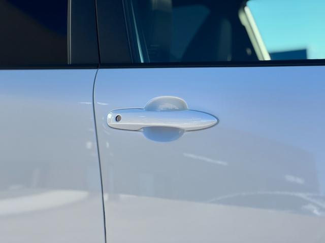 カローラクロス ハイブリッド Z 4WD モデリスタエアロ(F/S/R) パノラマルーフ パノラミックビューモニター ブラインドスポットモニター ステアリングヒーター 寒冷地仕様 リアフォグランプ 10.5インチディスプレイオーディオ(30枚目)