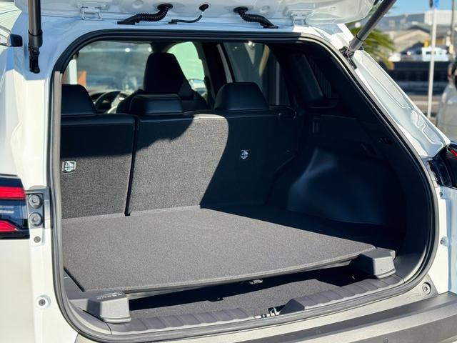 カローラクロス ハイブリッド Z 4WD モデリスタエアロ(F/S/R) パノラマルーフ パノラミックビューモニター ブラインドスポットモニター ステアリングヒーター 寒冷地仕様 リアフォグランプ 10.5インチディスプレイオーディオ(39枚目)