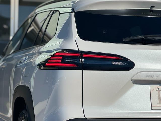 カローラクロス ハイブリッド Z 4WD モデリスタエアロ(F/S/R) パノラマルーフ パノラミックビューモニター ブラインドスポットモニター ステアリングヒーター 寒冷地仕様 リアフォグランプ 10.5インチディスプレイオーディオ(40枚目)