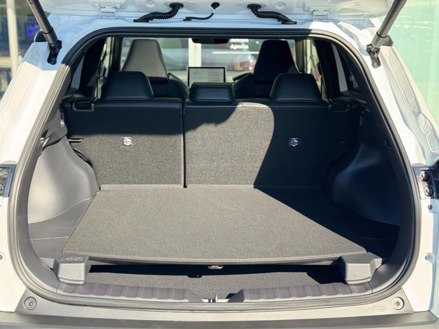 カローラクロス ハイブリッド Z 4WD モデリスタエアロ(F/S/R) パノラマルーフ パノラミックビューモニター ブラインドスポットモニター ステアリングヒーター 寒冷地仕様 リアフォグランプ 10.5インチディスプレイオーディオ(50枚目)