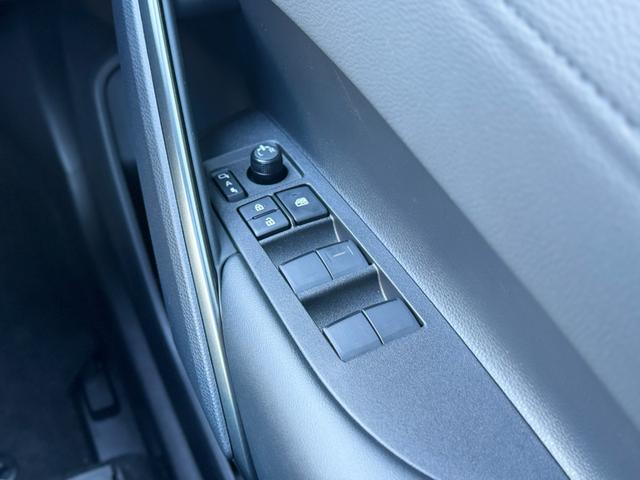 カローラクロス ハイブリッド Z 4WD モデリスタエアロ(F/S/R) パノラマルーフ パノラミックビューモニター ブラインドスポットモニター ステアリングヒーター 寒冷地仕様 リアフォグランプ 10.5インチディスプレイオーディオ(74枚目)