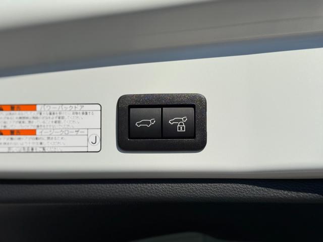 カローラクロス ハイブリッド Z 4WD モデリスタエアロ(F/S/R) パノラマルーフ パノラミックビューモニター ブラインドスポットモニター ステアリングヒーター 寒冷地仕様 リアフォグランプ 10.5インチディスプレイオーディオ(80枚目)
