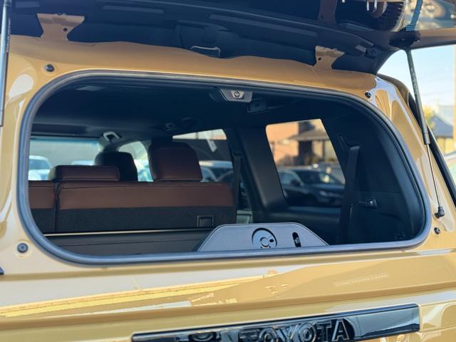 ランドクルーザー250 VXファーストエディション 丸目ledヘッドライト モデリスタパッケージ/ガーニッシュ シグネチャーイルミ ムーンルーフ デジタルミラー ブラウンレザーシート パノラミックビューモニター ブラインドスポットモニター ETC2.0(39枚目)