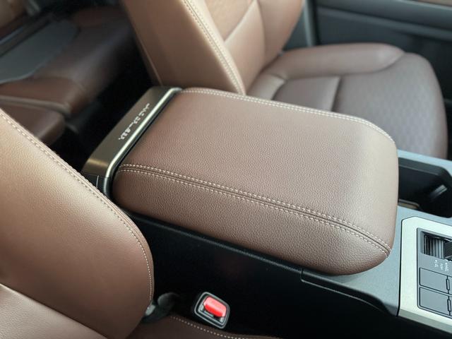 ランドクルーザー250 VXファーストエディション 丸目ledヘッドライト モデリスタパッケージ/ガーニッシュ シグネチャーイルミ ムーンルーフ デジタルミラー ブラウンレザーシート パノラミックビューモニター ブラインドスポットモニター ETC2.0(64枚目)