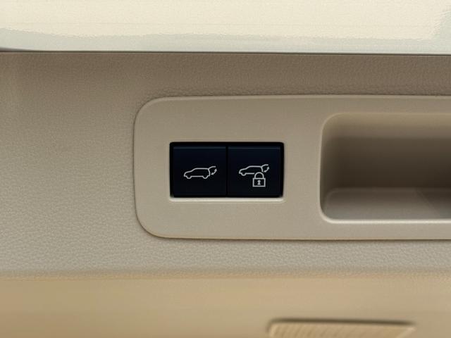 ランドクルーザー ZX モデリスタエアロ(F/R/オーバーフェンダー) JBLプレミアムサウンド リアエンターテイメント リア電動デフロック クールBOX タイヤ空気圧警報システム ベージュレザーシート(80枚目)