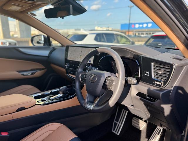 NX NX350h Fスポーツ TRDエアロ(F/S/R/マフラー) ムーンルーフ ルーフレール デジタルインナーミラー オレンジキャリパー 置くだけ充電 アドバンストパーク 3眼LEDヘッド ヘーゼルレザーシート 20インチAW(47枚目)