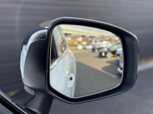 ���s���Ɍ㑤�����[�_�[�Z���T�[�ɂ��ׂ̎Ԑ��𑖍s����ԗ������[�_�[�Ō��m���A���p�G���A�Ɏԗ�������΃h�A�~���[�C���W�P�[�^�[���_�����ăh���C�o�[�Ɍ��m��m�点�Ă���܂����c