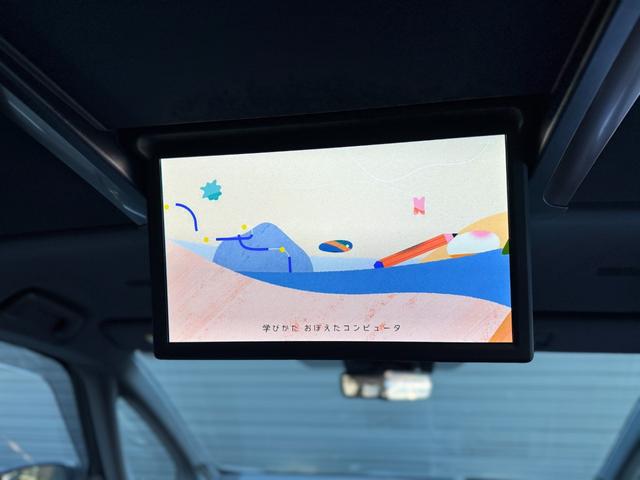 アルファード Ｚ　モデリスタエアロ（Ｆ／Ｓ／Ｒ）　ＪＢＬプレミアムサウンド　リアエンターテイメント　ユニバーサルステップ　左右独立ムーンルーフ　デジタルインナーミラー　ドライブレコーダー　パノラミックビューモニター（13枚目）