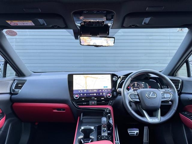 ＮＸ ＮＸ３５０ｈ　Ｆスポーツ　ＴＲＤエアロ（Ｆ／Ｓ／Ｒ）　パノラマルーフ　ルーフレール　ＬＥＸＵＳチームメイトアドバンストパーク　デジタルインナーミラー　オレンジキャリパー　３眼ＬＥＤヘッドライト　パノラマビュー　赤レザーシート（8枚目）