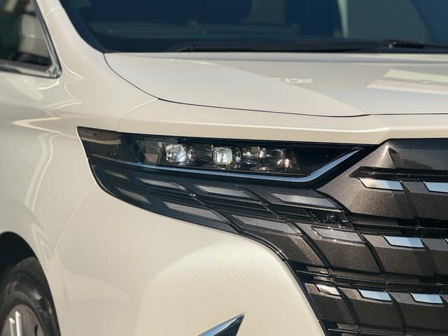 アルファード Ｚ　１３．２型有機ＥＬ後席モニター　左右独立ムーンルーフ　デジタルインナーミラー　ドライブレコーダー　パノラミックビューモニタ　ブラインドスポットモニター　１４インチディスプレイオーディオ　１８インチＡＷ（21枚目）