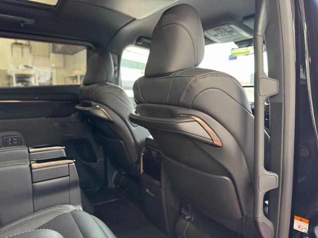 ヴェルファイアハイブリッド Ｚ　プレミア　１３．２型有機ＥＬ後席モニター　ユニバーサルステップ　デジタルインナーミラー　カラーヘッドアップディスプレイ　トヨタチームメイト　左右独立ムーンルーフ　ブラインドスポットモニタ　１４インチディスプレイ（48枚目）