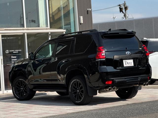 ランドクルーザープラド ＴＸ　Ｌパッケージ　マットブラックエディション　ダブルエイト（Ｆ／Ｓ／Ｒ／４本出しマフラー）　アルパイン１２型デジタルインナーミラー　メーカーナビ　寒冷地仕様　パノラミックビューモニター　純正１８インチＡＷホワイトレター　ブラインドスポットモニター（37枚目）