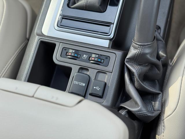 ランドクルーザープラド ＴＸ　Ｌパッケージ　マットブラックエディション　ダブルエイト（Ｆ／Ｓ／Ｒ／４本出しマフラー）　アルパイン１２型デジタルインナーミラー　メーカーナビ　寒冷地仕様　パノラミックビューモニター　純正１８インチＡＷホワイトレター　ブラインドスポットモニター（65枚目）