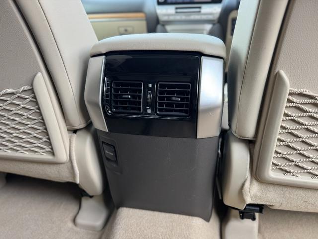 ランドクルーザープラド ＴＸ　Ｌパッケージ　マットブラックエディション　ダブルエイト（Ｆ／Ｓ／Ｒ／４本出しマフラー）　アルパイン１２型デジタルインナーミラー　メーカーナビ　寒冷地仕様　パノラミックビューモニター　純正１８インチＡＷホワイトレター　ブラインドスポットモニター（77枚目）