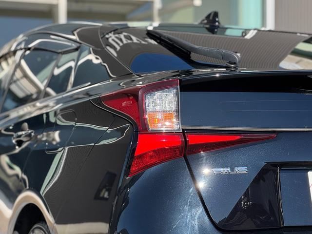 プリウス Ｓ　モデリスタエアロ（Ｆ／Ｓ／Ｒ）　アルパイン１２．３型デジタルインナーミラー　ケンウッド９インチナビ　社外１７インチＡＷ　レーダー探知機　ドライブレコーダー　バックカメラ　トヨタセーフティーセンス（32枚目）