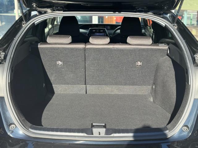 プリウス Ｓ　モデリスタエアロ（Ｆ／Ｓ／Ｒ）　アルパイン１２．３型デジタルインナーミラー　ケンウッド９インチナビ　社外１７インチＡＷ　レーダー探知機　ドライブレコーダー　バックカメラ　トヨタセーフティーセンス（39枚目）