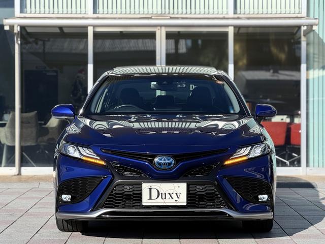 カムリ ＷＳレザーパッケージ　パノラマルーフ　トヨタ純正９インチディスプレイオーディオ　ナビ　バックカメラ　黒ハーフレザーシート　シートヒーター　ブラインドスポットモニター　ＥＴＣ　純正１８インチＡＷ　トヨタセーフティーセンス（11枚目）