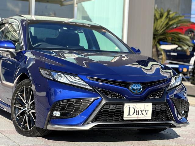 カムリ ＷＳレザーパッケージ　パノラマルーフ　トヨタ純正９インチディスプレイオーディオ　ナビ　バックカメラ　黒ハーフレザーシート　シートヒーター　ブラインドスポットモニター　ＥＴＣ　純正１８インチＡＷ　トヨタセーフティーセンス（14枚目）