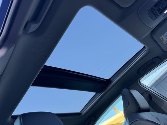 カムリ ＷＳレザーパッケージ　パノラマルーフ　トヨタ純正９インチディスプレイオーディオ　ナビ　バックカメラ　黒ハーフレザーシート　シートヒーター　ブラインドスポットモニター　ＥＴＣ　純正１８インチＡＷ　トヨタセーフティーセンス（51枚目）