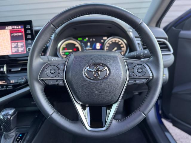 カムリ ＷＳレザーパッケージ　パノラマルーフ　トヨタ純正９インチディスプレイオーディオ　ナビ　バックカメラ　黒ハーフレザーシート　シートヒーター　ブラインドスポットモニター　ＥＴＣ　純正１８インチＡＷ　トヨタセーフティーセンス（59枚目）