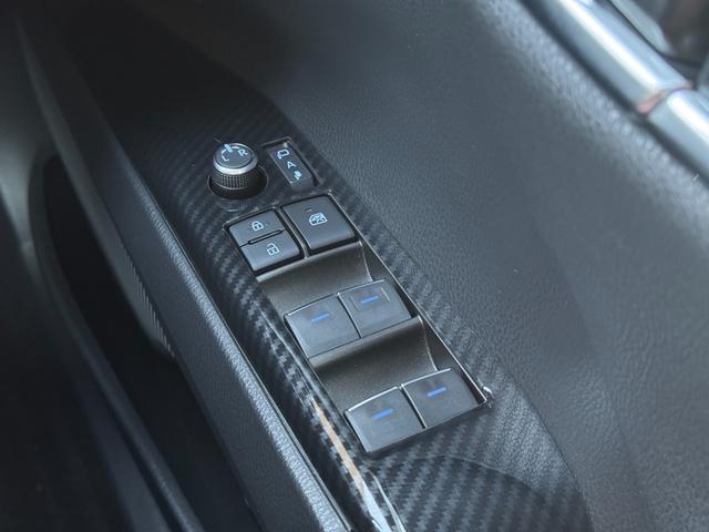 カムリ ＷＳレザーパッケージ　パノラマルーフ　トヨタ純正９インチディスプレイオーディオ　ナビ　バックカメラ　黒ハーフレザーシート　シートヒーター　ブラインドスポットモニター　ＥＴＣ　純正１８インチＡＷ　トヨタセーフティーセンス（66枚目）