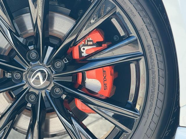 ＮＸ ＮＸ３５０ｈ　Ｆスポーツ　ＴＲＤエアロ（Ｆ／Ｓ／Ｒ）　パノラマルーフ　デジタルインナーミラー　オレンジキャリパー　ヘーゼルレザーシート　ルーフレール　ブラインドスポットモニター　アドバンストパーク　パノラミックビューモニター（32枚目）