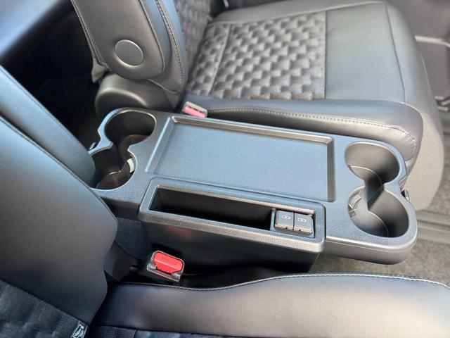 �X�^�b�t�ꓯ�A�����X���҂����Ă���܂���`�l�ƃN���}�Ŗ����Ȃ��@�O�a�T�[�r�X�O���[�v�`�c�������k���É��X