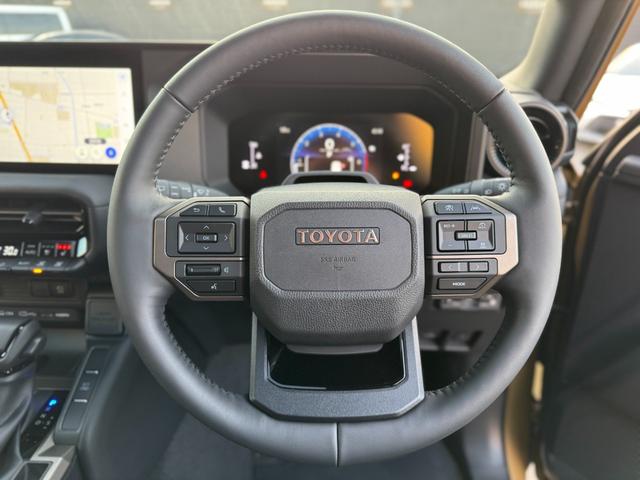 �X�e�A�����O�X�C�b�`�ő��s�����ڐ�����炷����������\�ł���