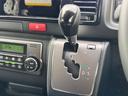 運転席には多機能のボタンが付いています☆彡