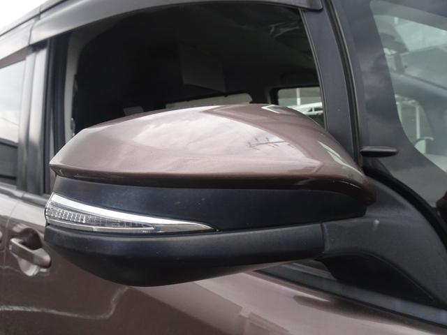 ノア ハイブリッドＸ　両側パワスラ　スマートキー　プッシュスタート　純正ＬＥＤヘッド　純正ＳＤナビ　Ｂｌｕｅｔｏｏｔｈオーディオ　フルセグ地デジ　バックカメラ　ＥＴＣ　１１型フリップダウンモニター　社外ドラレコ（10枚目）