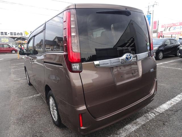 ノア ハイブリッドＸ　両側パワスラ　スマートキー　プッシュスタート　純正ＬＥＤヘッド　純正ＳＤナビ　Ｂｌｕｅｔｏｏｔｈオーディオ　フルセグ地デジ　バックカメラ　ＥＴＣ　１１型フリップダウンモニター　社外ドラレコ（23枚目）