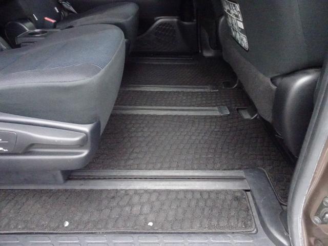 ノア ハイブリッドＸ　両側パワスラ　スマートキー　プッシュスタート　純正ＬＥＤヘッド　純正ＳＤナビ　Ｂｌｕｅｔｏｏｔｈオーディオ　フルセグ地デジ　バックカメラ　ＥＴＣ　１１型フリップダウンモニター　社外ドラレコ（34枚目）