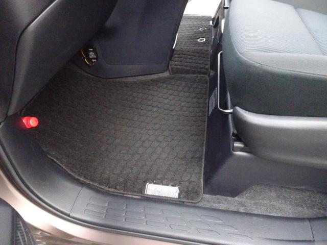 ノア ハイブリッドＸ　両側パワスラ　スマートキー　プッシュスタート　純正ＬＥＤヘッド　純正ＳＤナビ　Ｂｌｕｅｔｏｏｔｈオーディオ　フルセグ地デジ　バックカメラ　ＥＴＣ　１１型フリップダウンモニター　社外ドラレコ（45枚目）