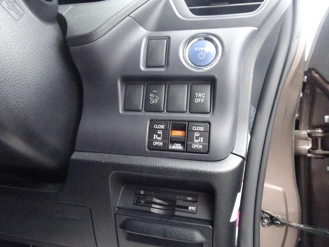 ノア ハイブリッドＸ　両側パワスラ　スマートキー　プッシュスタート　純正ＬＥＤヘッド　純正ＳＤナビ　Ｂｌｕｅｔｏｏｔｈオーディオ　フルセグ地デジ　バックカメラ　ＥＴＣ　１１型フリップダウンモニター　社外ドラレコ（50枚目）