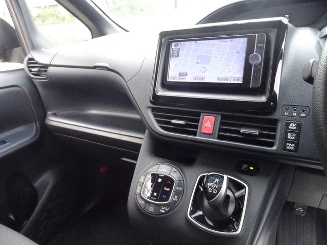 ノア ハイブリッドＸ　両側パワスラ　スマートキー　プッシュスタート　純正ＬＥＤヘッド　純正ＳＤナビ　Ｂｌｕｅｔｏｏｔｈオーディオ　フルセグ地デジ　バックカメラ　ＥＴＣ　１１型フリップダウンモニター　社外ドラレコ（52枚目）