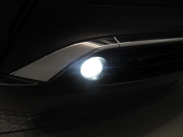 ハリアーハイブリッド Ｚ　衝突被害軽減システム　メモリーナビ　フルセグ　バックカメラ　ＥＴＣ　ミュージックプレイヤー接続可　電動シート　オートクルーズコントロール　ＬＥＤヘッドランプ　スマートキー　キーレス　ハイブリッド（10枚目）