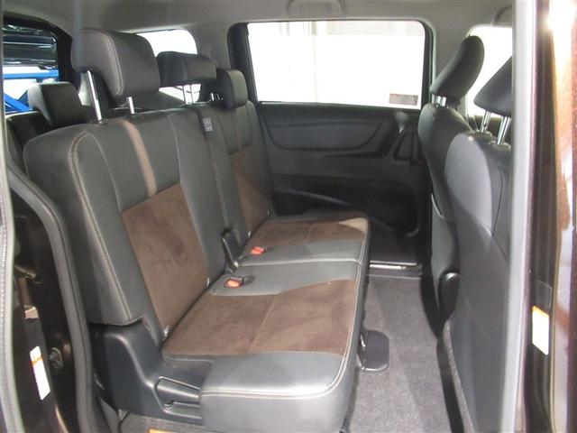 トヨタ高品質中古車洗浄「まるまるクリン」　外装はもちろん、内装はシートを外して見えないところまで徹底洗浄！お客様に責任を持って安心と美しさをお届けします！